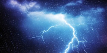 炸雷究竟是什么时候出的歌？