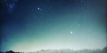夜空被缓缓点亮究竟是哪首歌？