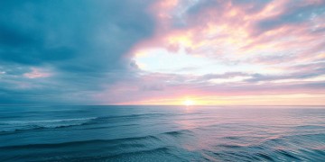 海角天边出自哪首歌？